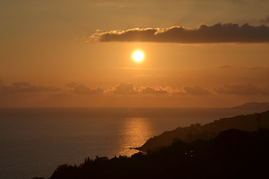 tramonto-dal-terrazzo-panoramico-residenza-golfo-degli-ulivi