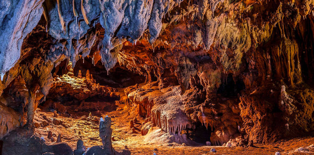 interno grotte di castelcivita